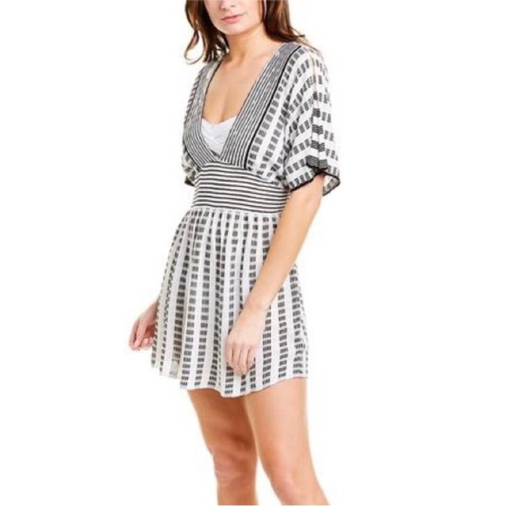 NWT Trina Turk Swim Suit Cover Up - Picture 6 of 6